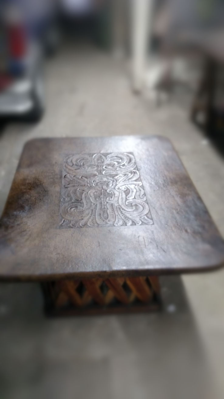 Piel curtida marrón para mesa y talabartería