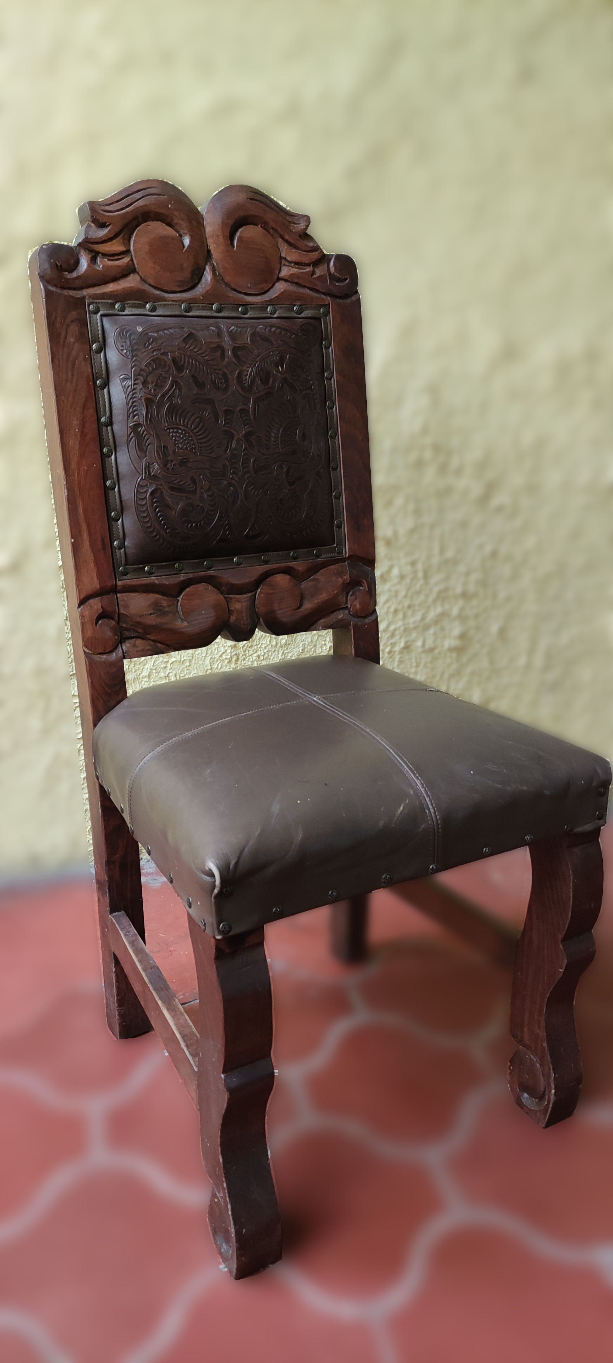 Piel curtida para silla repujado en cuero, tallado en cuero, tooling leather, pirograbado, estampado en cuero